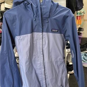 Patagonia Women's Two-Tone Blue rain  Jacket